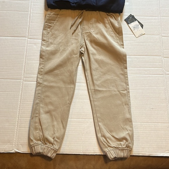 NWT-Canyon club-4T-navy/khaki-2pk, elastic waist with drawstring jogger pants. - Picture 4 of 12